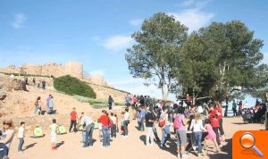 Centenares de personas descubren el castillo de Onda y disfrutan de las actividades programadas para toda la familia - (foto 3) Centenares de personas descubren el castillo de Onda y disfrutan de las actividades programadas para toda la familia - (foto 3)